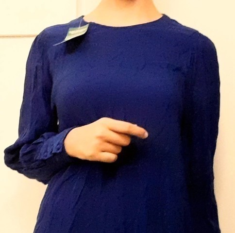 vestido azul tecido