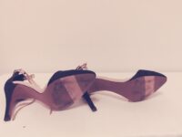 Sandálias fechadas azul escuro/rosa Stradivarius (38) 1