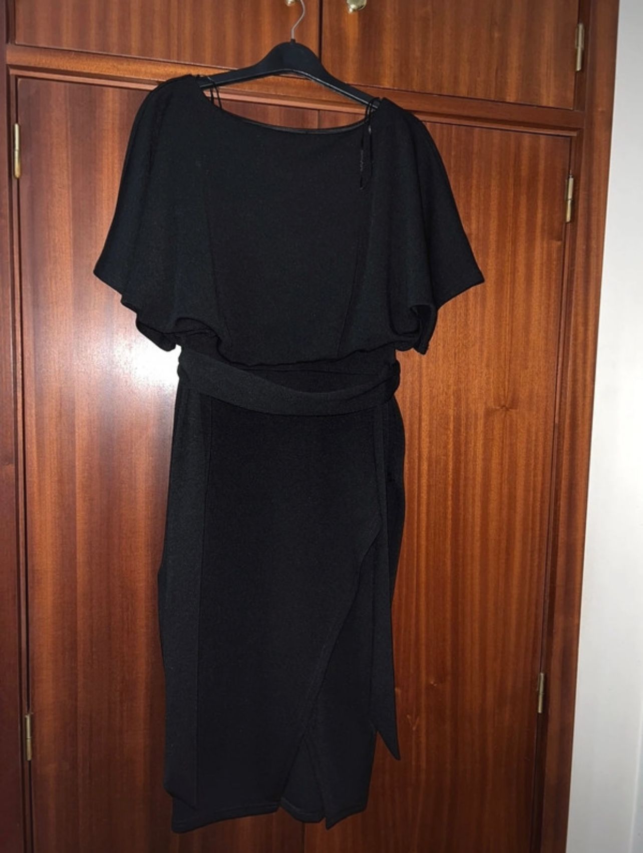 vestido preto clássico 1