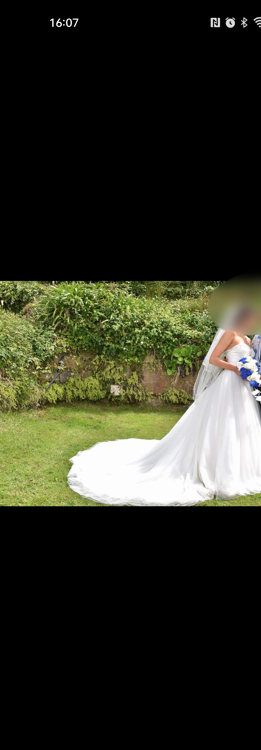 Vestido de noiva branco corpete com cauda semi comprida 3