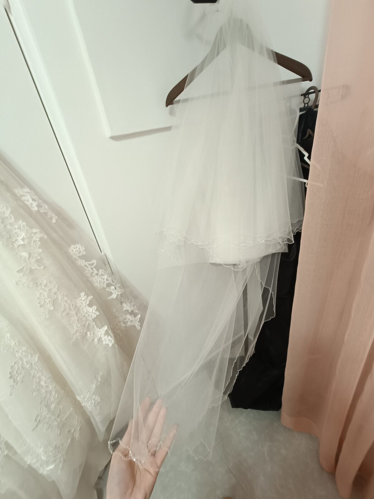 Vestido de Noiva Fara Sposa com saiote e véu 2