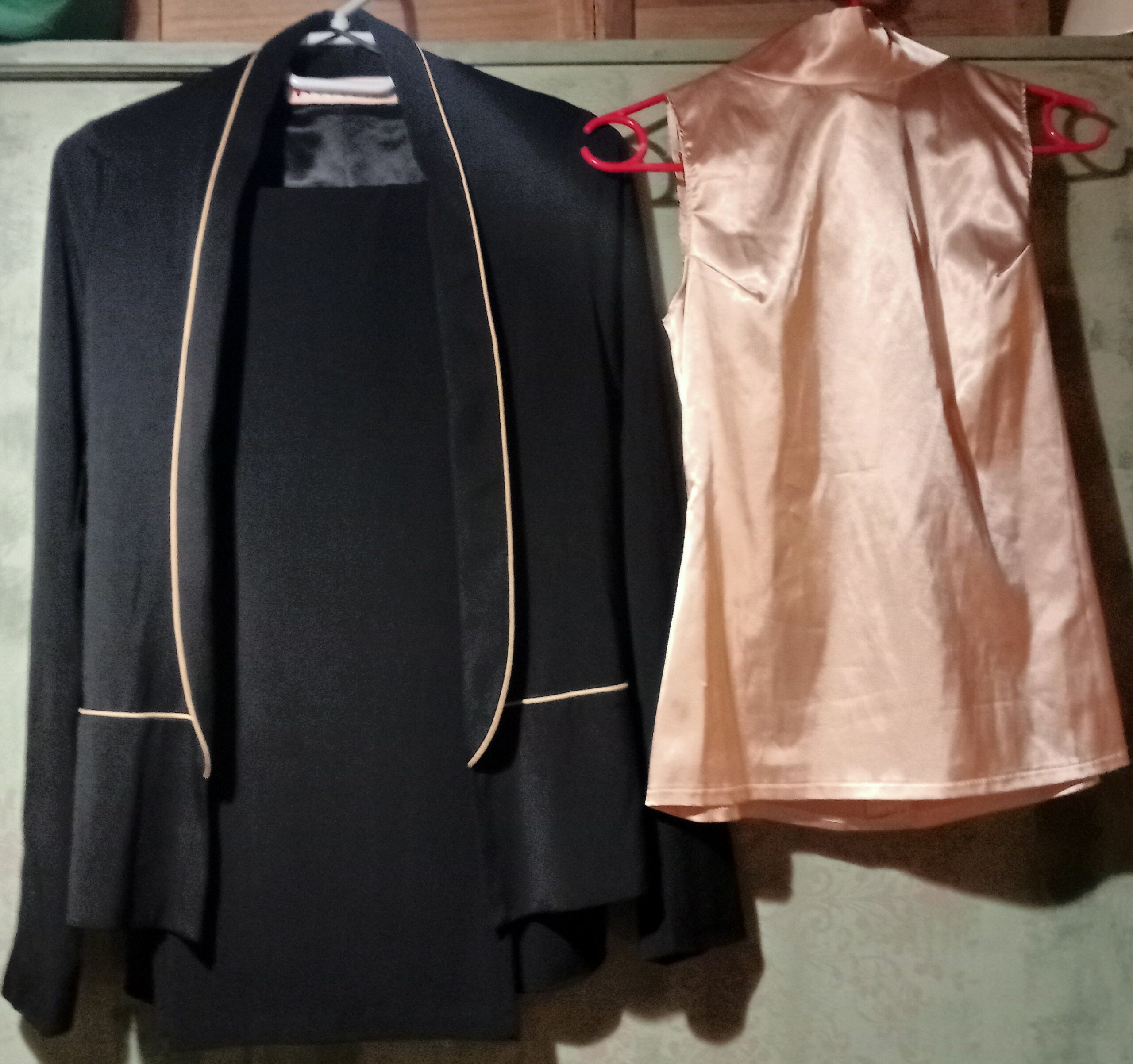 Conjunto de casaco, calças, saia e blusa 10