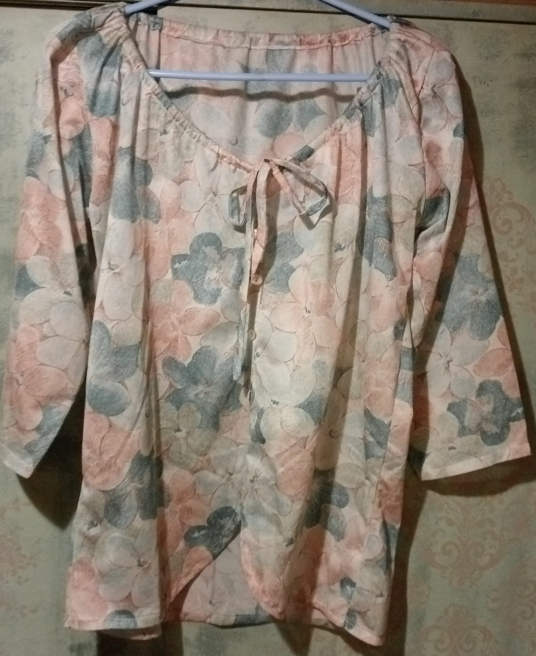 Blusa com motivos florais 1